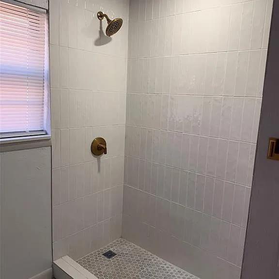 Building Photo - 1123 W Brooks St