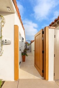 Building Photo - 106 Via Cordova