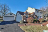 Building Photo - 2811 Kingsview Ave