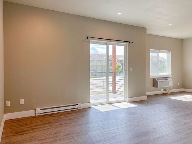 Building Photo - Pet Friendly 2 bed/ 1 bath unit at Soldier Ridge!