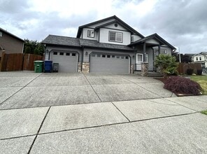 Building Photo - Spacious 4 bedroom 2.5 bath in Arlington with RV Parking