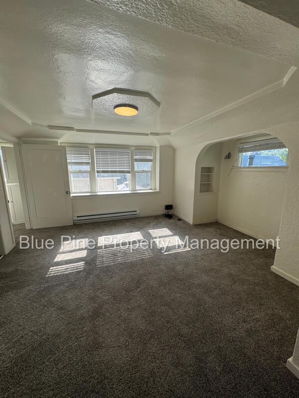 Building Photo - 112 4th St
