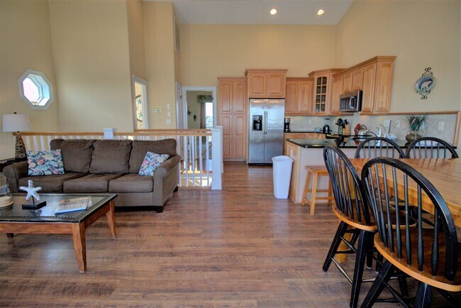 Building Photo - Pet Friendly Off Season Rental 4 Bedroom Oceanfront next to North Topsail Seaview Pier 12/1/2025 ...