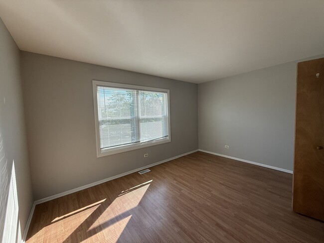 Building Photo - 371 Payson Cir