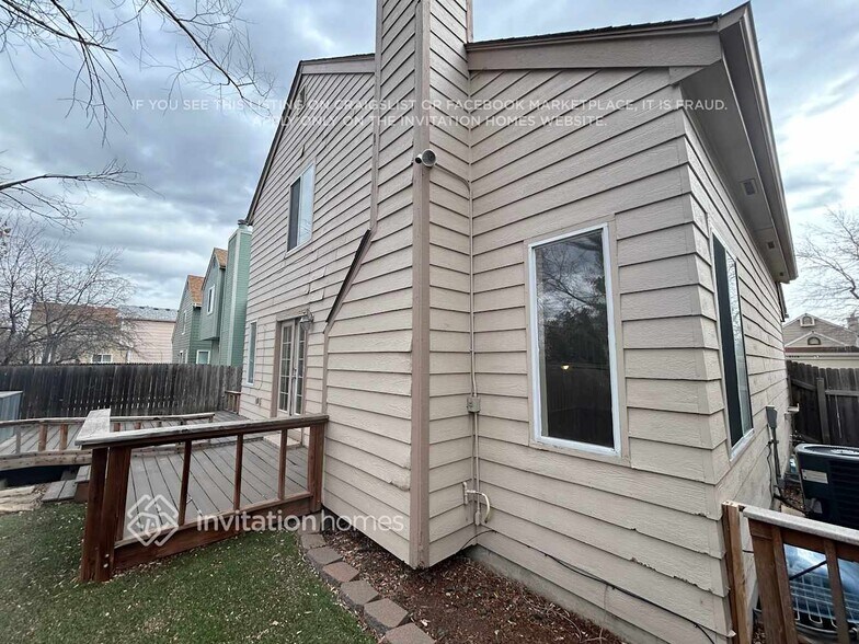 Building Photo - 5325 W 115th Pl