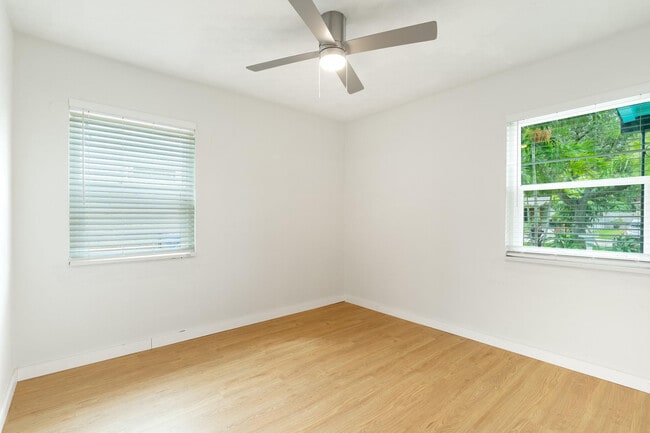 Building Photo - 1640 NW 6th Ave