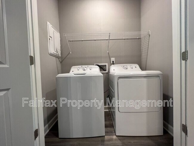 Building Photo - 518 Boone St