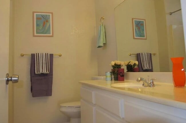 Building Photo - 37859 Essanay Pl