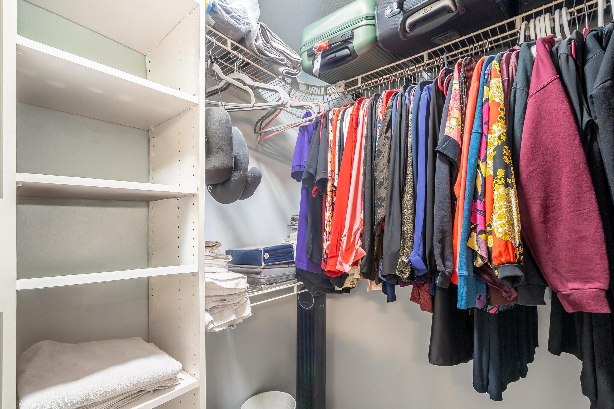 Master Closet - 3351 Emerald Oaks Dr