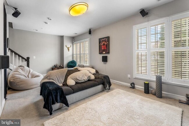 Building Photo - 726 River Mist Dr