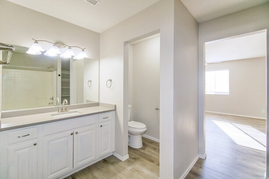 Building Photo - 3174 Hunter Farm Way
