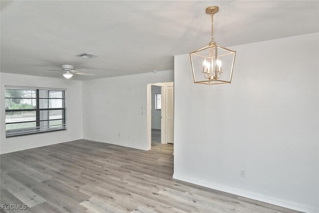 Building Photo - 1202 E 7th St