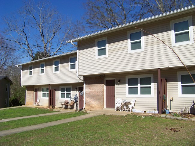 Porches - Heflin Oaks Apartments