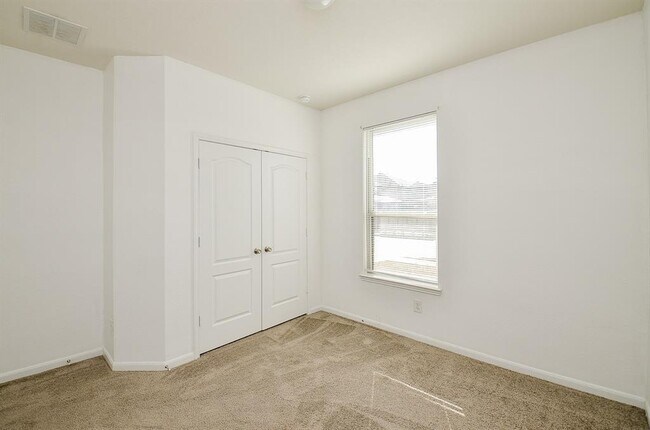 Building Photo - 25410 Champion Ridge Ct