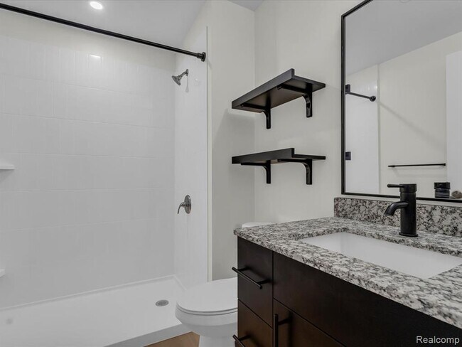 Building Photo - 411 Piquette Ave