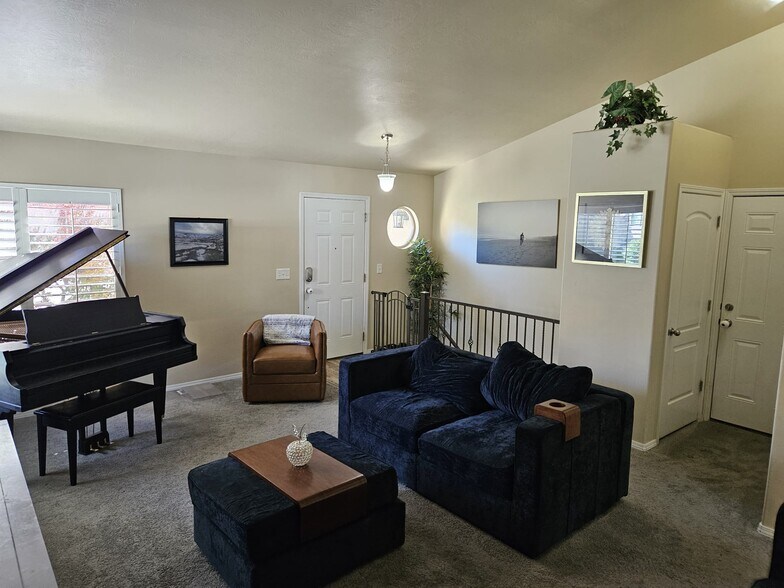 Building Photo - 1879 W Colony Pointe Dr