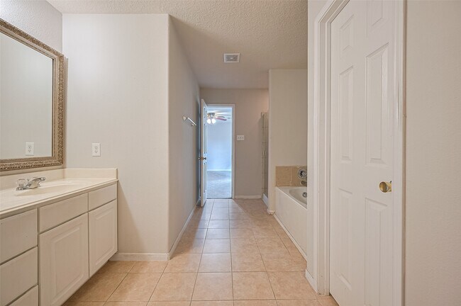 Building Photo - 20646 Ricewood Village Trail