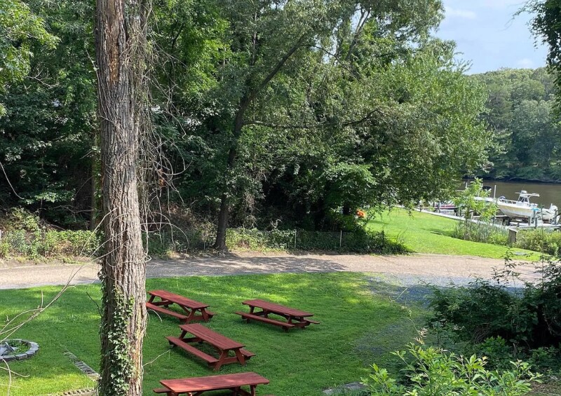 Building Photo - 15 Sloan Ln