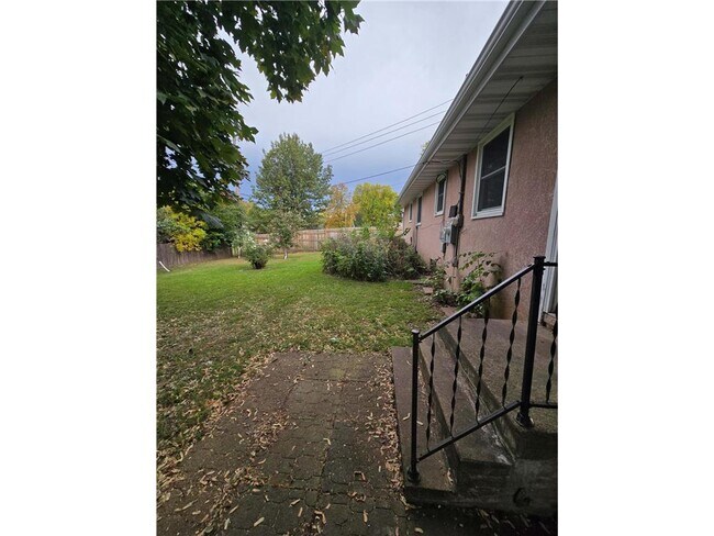 Building Photo - 3209 Welcome Ave N