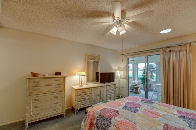 Building Photo - 668 Leisure World