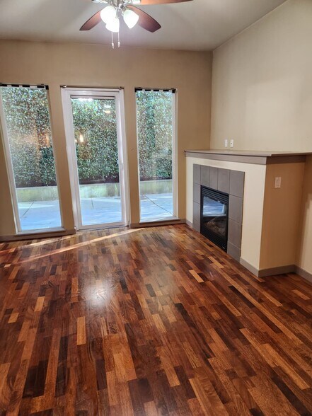 Building Photo - 375 Kirkland Ave