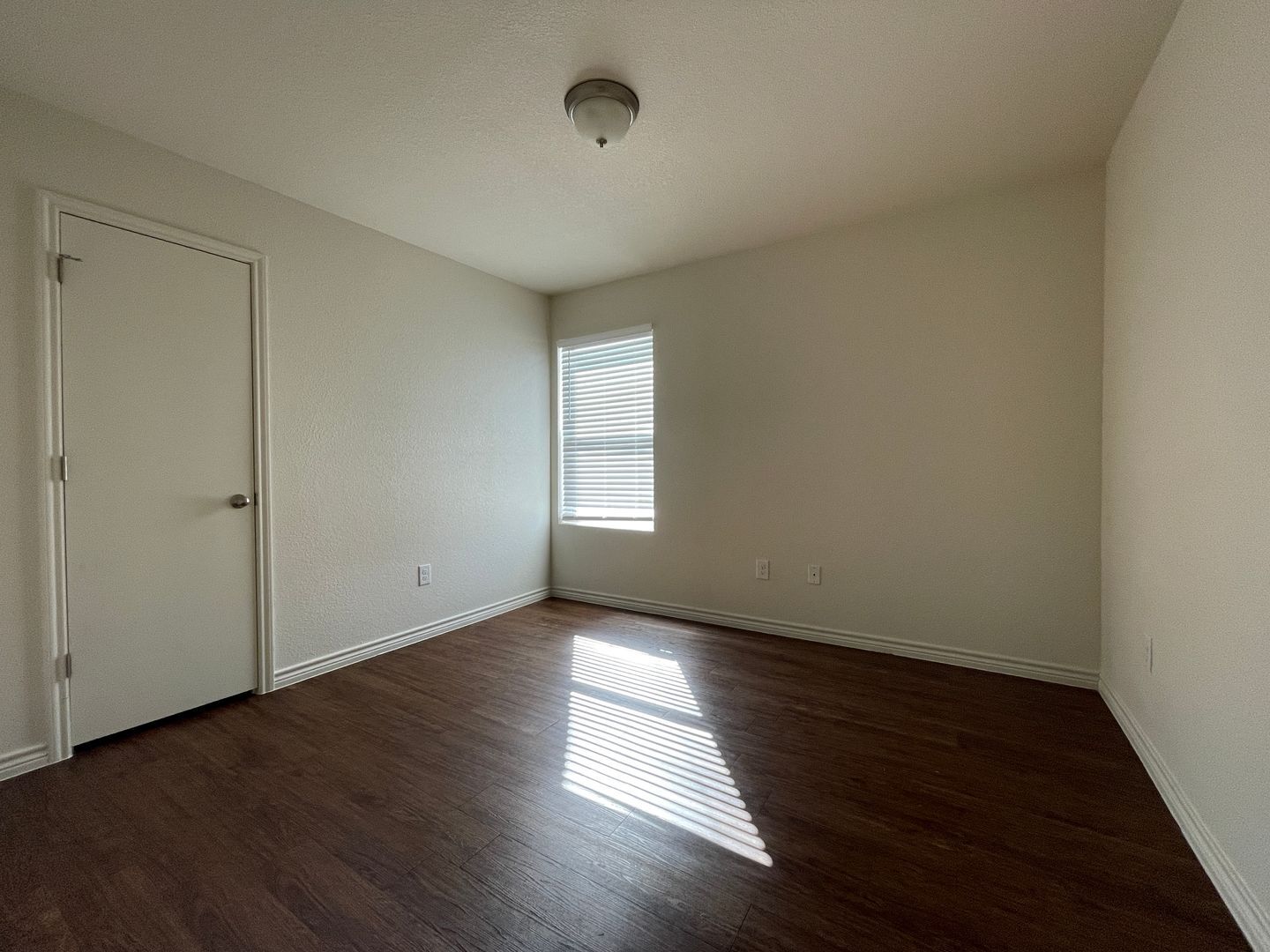 Building Photo - 1525 Justin Lp