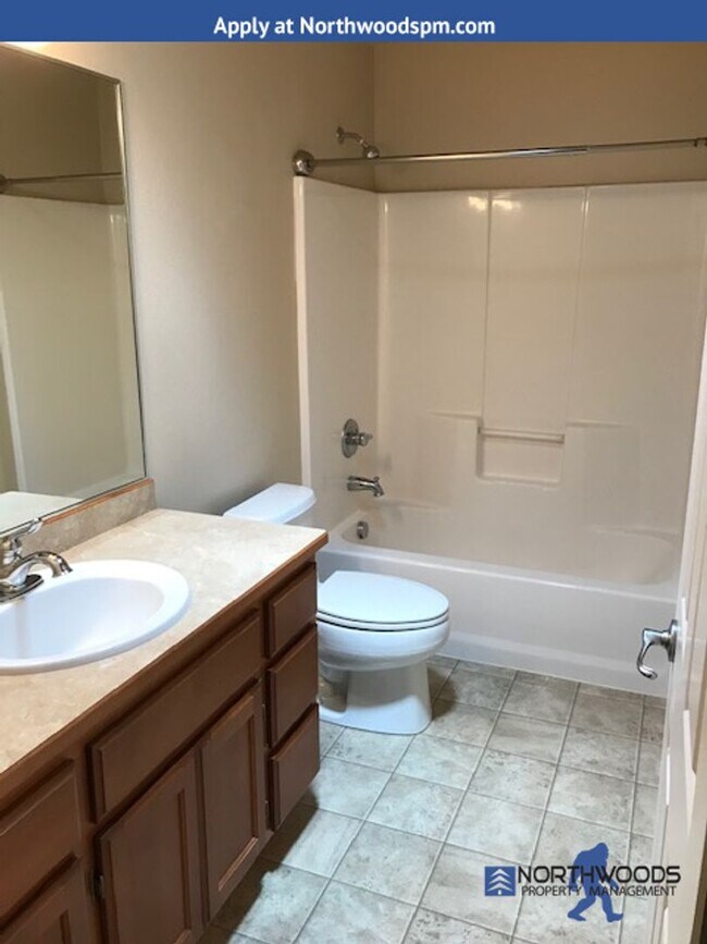 Building Photo - 55+ Community  2 Bedrooms, 2 Bath Beautifu...