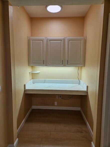Building Photo - 7442 S Quail Cir