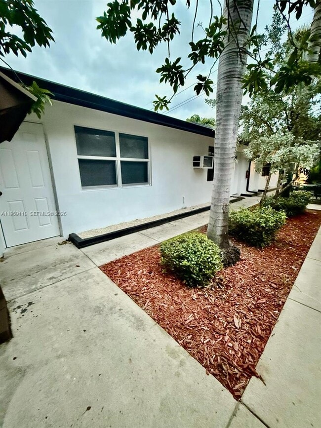 Building Photo - 1240 NE 12th Ave