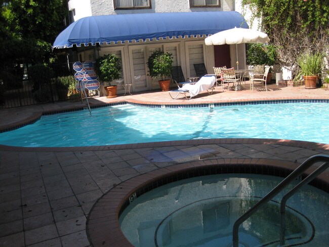 Building Photo - 18530 Hatteras St