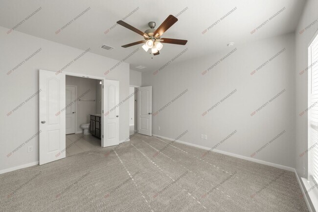 Building Photo - 725 Gingham Trl