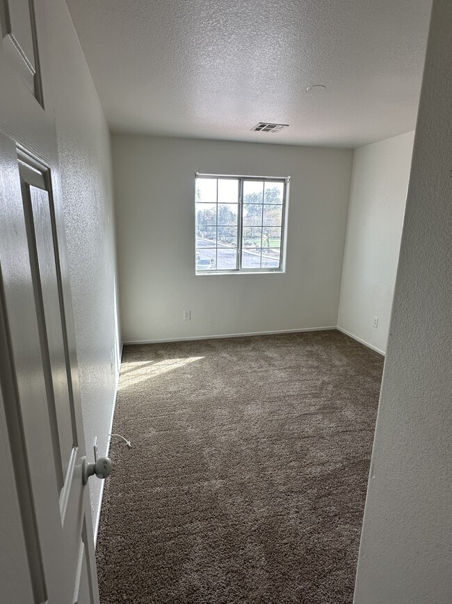 Building Photo - 6529 Adonis Heights St
