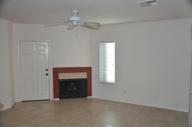 Building Photo - Experience the Best of Scottsdale living!