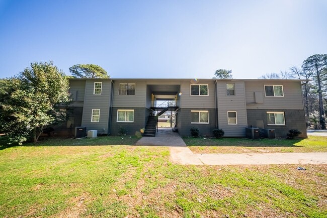Building Photo - 205 Johnson St