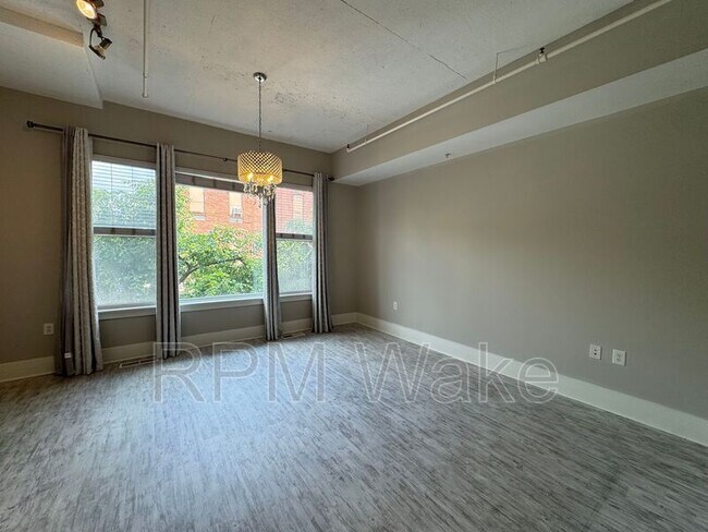 Building Photo - 444 S Blount St