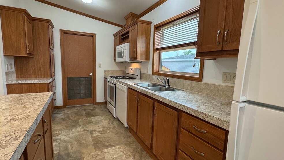 Building Photo - 2215 Osprey Pl NW