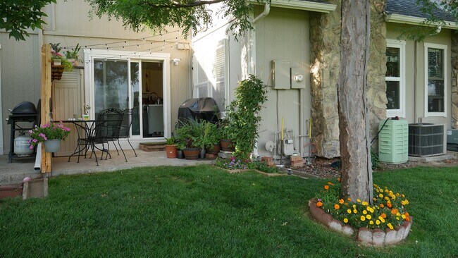 Building Photo - 2641 S Xanadu Way