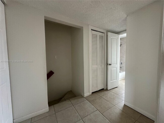 Building Photo - 399 NW 72nd Ave