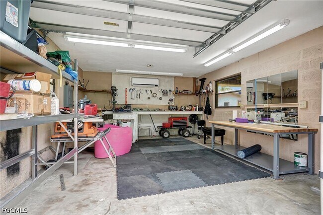 Building Photo - 787 Overiver Dr