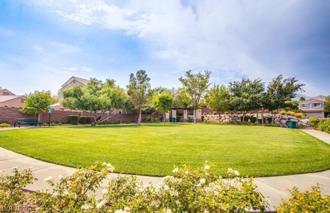 Building Photo - 956 Puerta Del Sol Dr