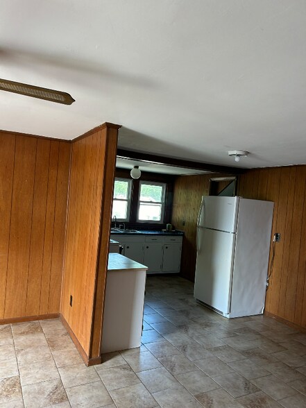 Building Photo - 215 S Bilbro Ave