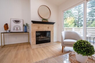 Building Photo - Fabulous 2 bedroom condo for rent in San Ramon