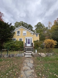 Building Photo - 11 Eames Pl