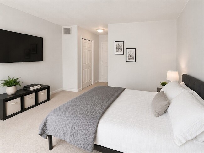 Building Photo - 1304-1312 Commonwealth Avenue Unit 6