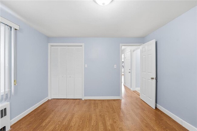 Building Photo - 5 Bradley St