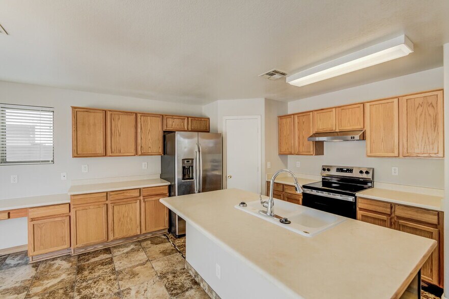 Building Photo - 16206 N 162nd Dr