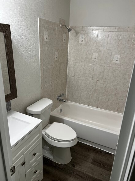 Building Photo - 230 N Holly Ave