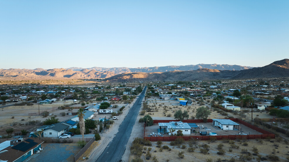 Building Photo - 4540 Avenida La Candela