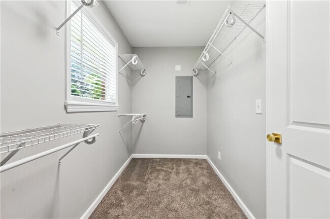 Building Photo - 1195 Starline Dr