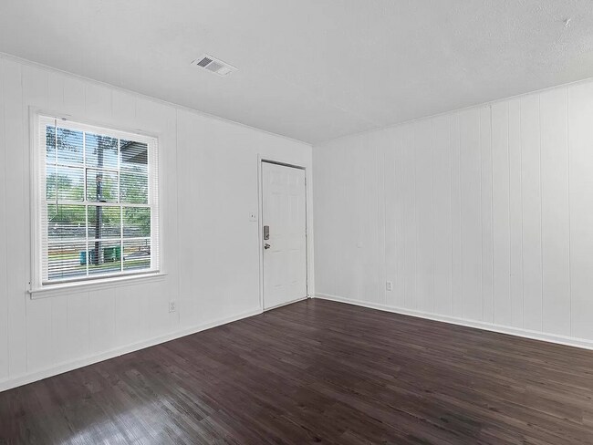 Building Photo - 2540 Joe Jerkins Blvd